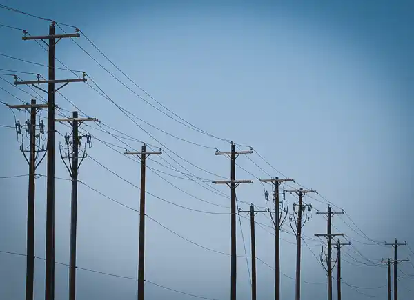 Distribution Lines (11–33kV)